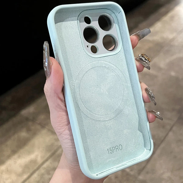 Liquid Silicone MagSafe Case - Shockproof - detail close-up